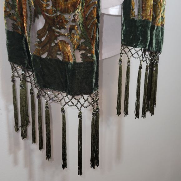 Bellissima Elegant Scarf with Mesh Detailing - Picture 2 of 5